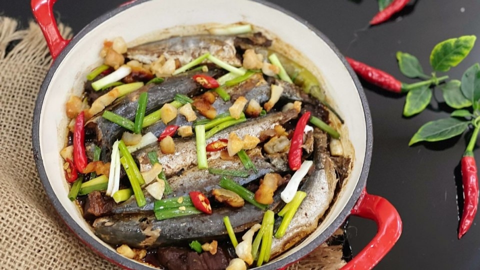 Cá nục kho keo cũng là món ăn được các gia đình yêu thích