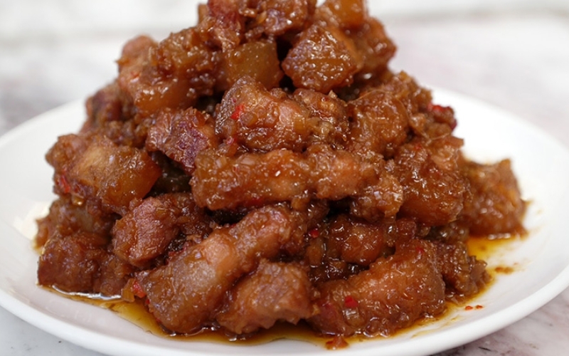 Thành phẩm thịt ba rọi xào mắm ruốc thơm ngon