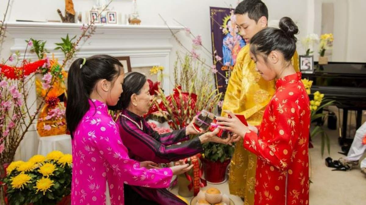 Chúc Tết gia đình - hình 2