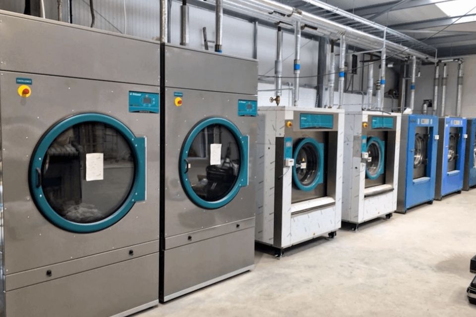Máy giặt công nghiệp có kết cấu máy vững chắc