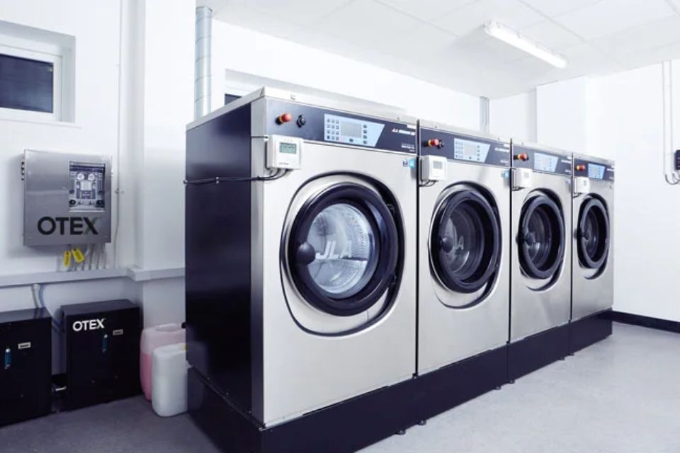 Máy giặt công nghiệp có khả năng tiêu thụ điện lớn