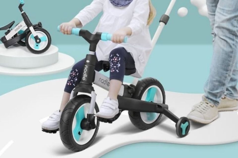 Xe chòi chân đa năng