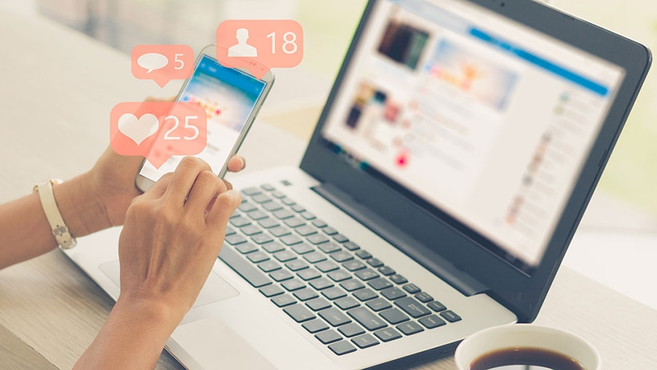 Người dùng Upload dữ liệu lên internet