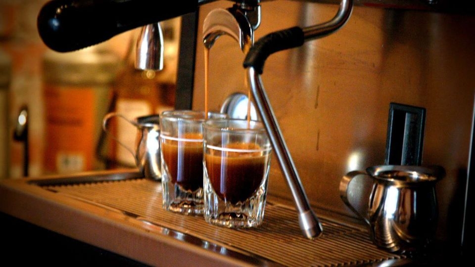 Cafe chuyển sang màu vàng óng ánh là bạn thành công