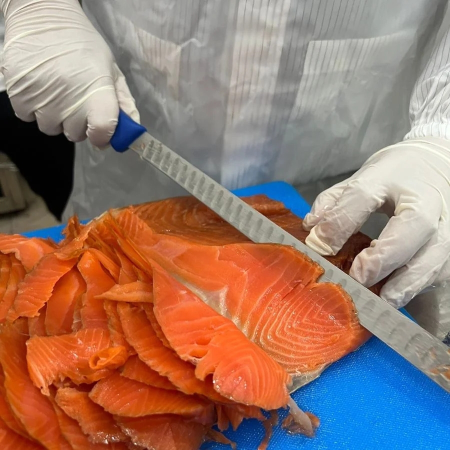 cách sơ chế cá hồi hình 5
