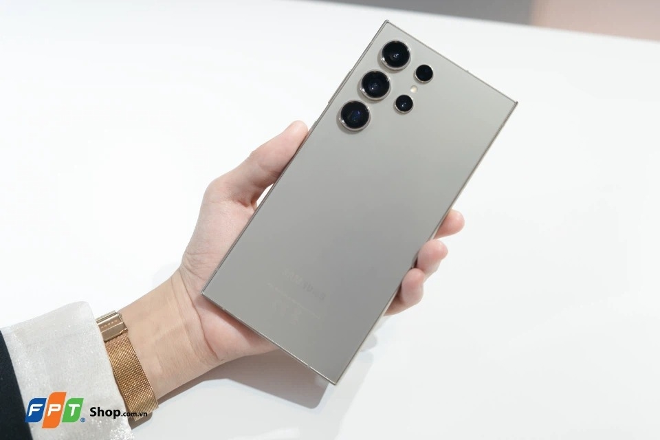 So sánh Galaxy S24 Ultra và iPhone 14 Pro Max (ảnh 2)