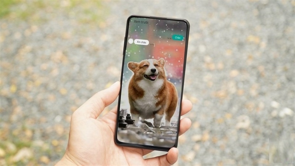 Tắt hình nền động và xóa bỏ các widget không cần thiết