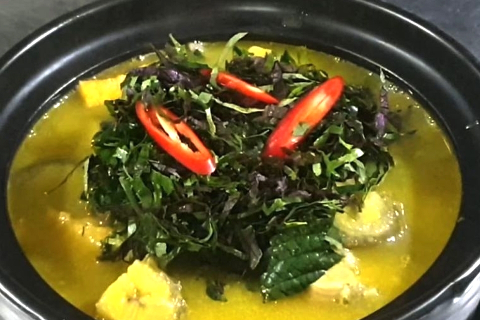 Cá chình om chuối đậu thơm ngon, hấp dẫn.