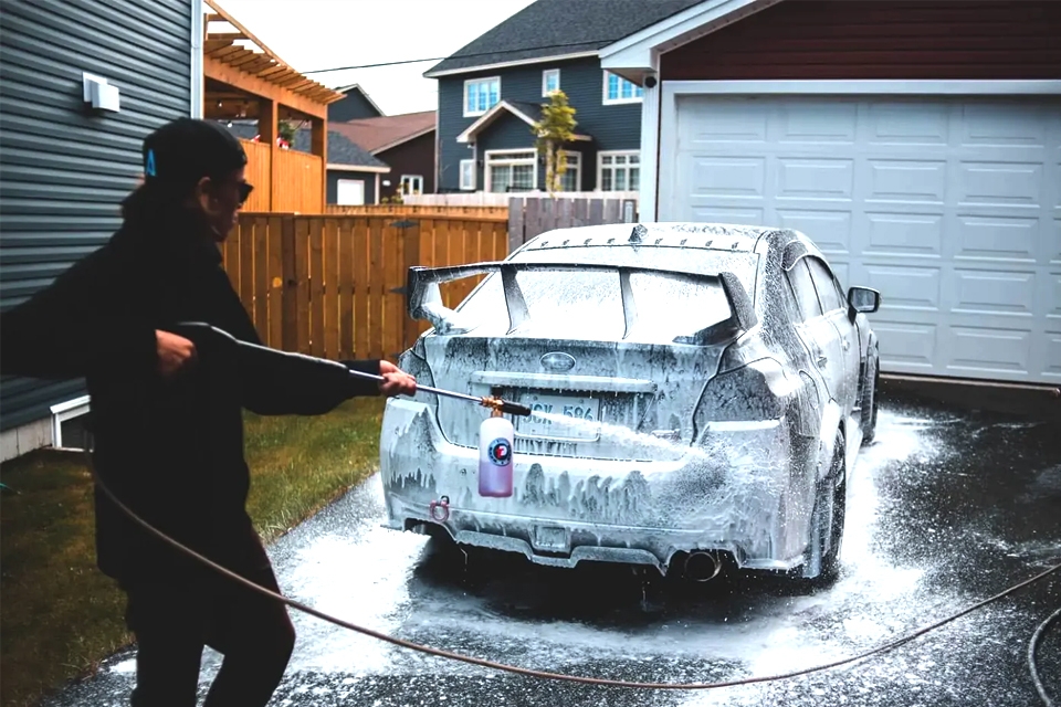 Rửa xe không chạm - Công nghệ rửa xe hiện đại hiện nay.