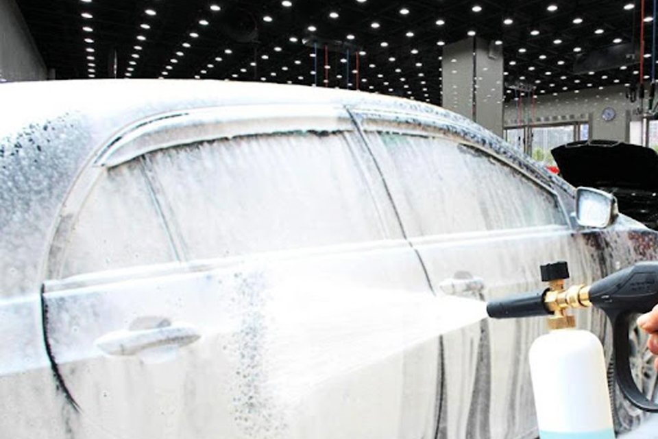 Lưu ý khi rửa xe không chạm.