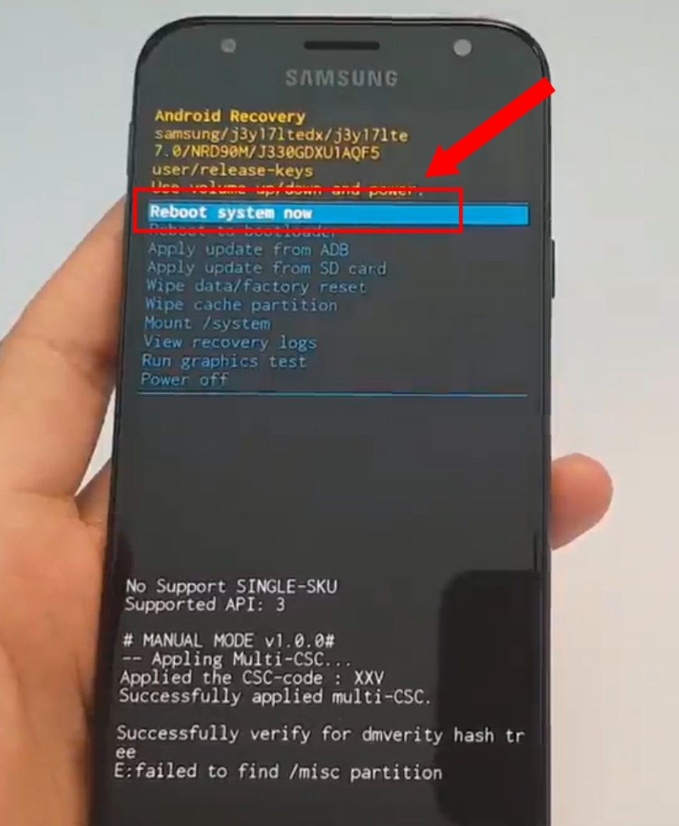 Nhấn chọn 'Reboot system now'