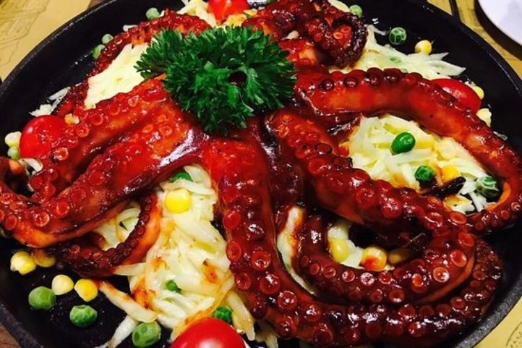 Thơm béo, giòn ngọt đặc trưng của món bạch tuộc phô mai