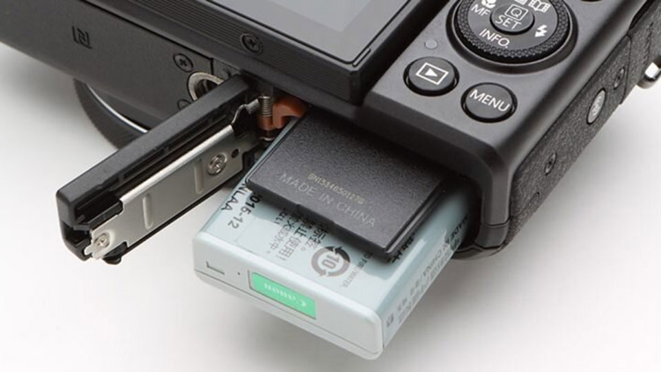 Chọn pin máy ảnh có dung lượng pin phù hợp