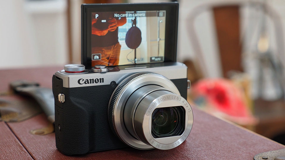 Lựa chọn màn hình phù hợp khi chọn mua máy ảnh