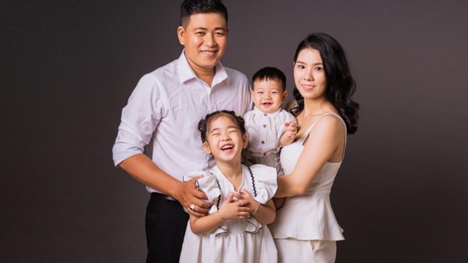 Concept chụp ảnh gia đình 4 thành viên