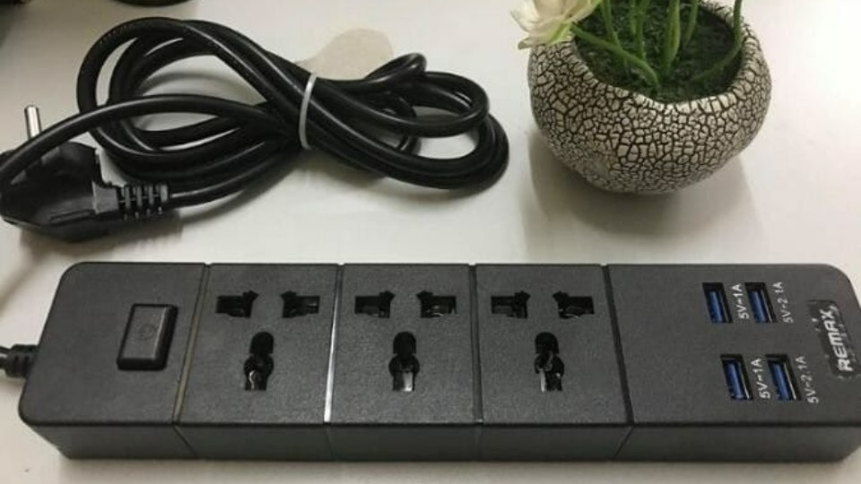 Chọn ổ cắm điện có tích hợp thêm cổng sạc USB