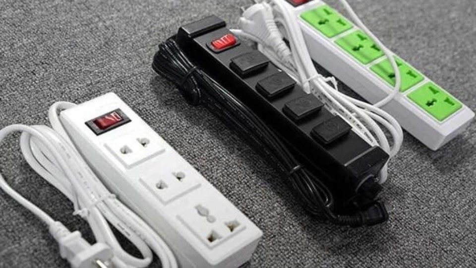 Chọn ổ cắm điện có mức giá hợp lý