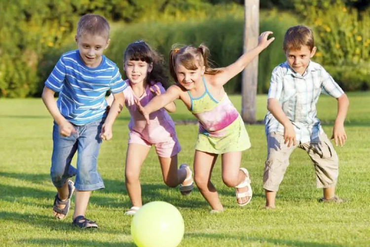 Trẻ em có nên ngồi ghế massage hay không? Những lợi ích và lưu ý khi để trẻ sử dụng ghế massage hình 4