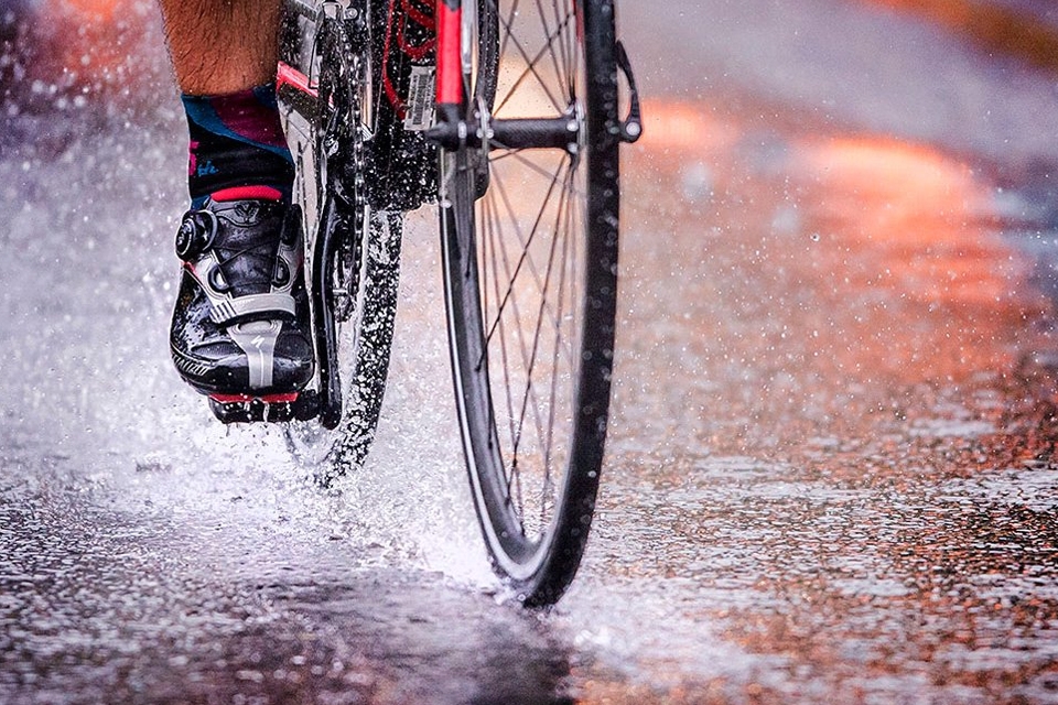 Ổ bi có thể bị dính nước.