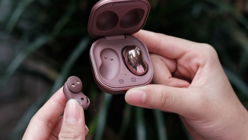 True Wireless Samsung Galaxy Buds Live R180