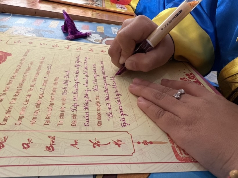 khai bút đầu năm hình 8