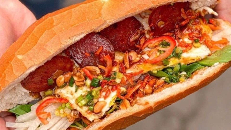 Bánh mì lạp xưởng