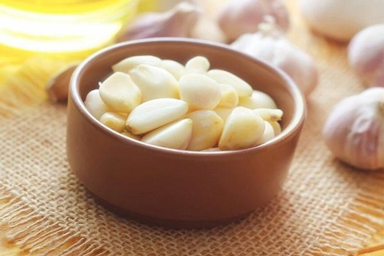 Cách ngâm rượu tỏi chuẩn để tốt cho sức khỏe và tăng công dụng chữa các bệnh - Hình 3