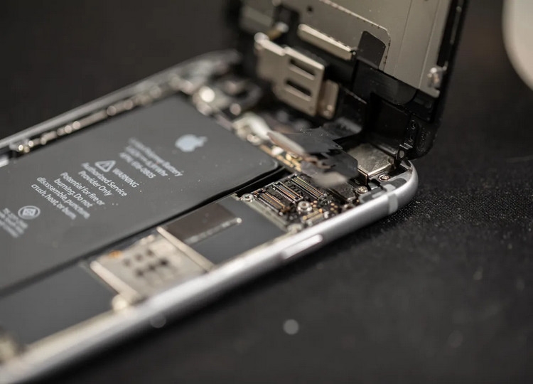 iPhone nhanh hết pin (12)