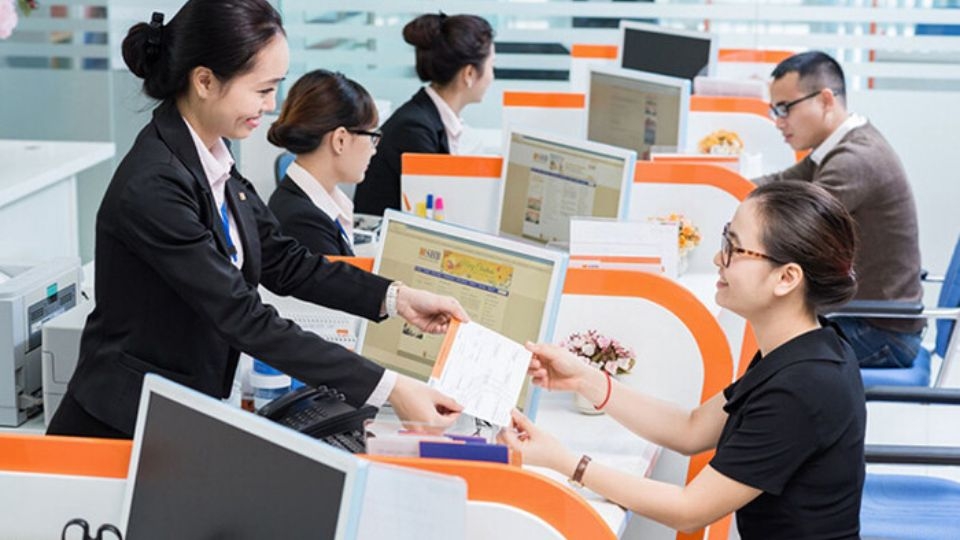 Làm việc trong ngân hàng