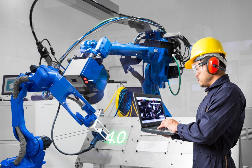 Máy tính công nghiệp (IPC - Industrial  PC) được sử dụng nhiều trong các hoạt động công nghiệp.