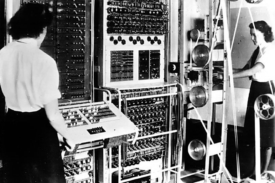 Lịch sử ra đời của dòng máy tính công nghiệp.