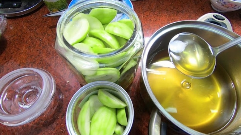 Ngâm xoài đường muối ớt