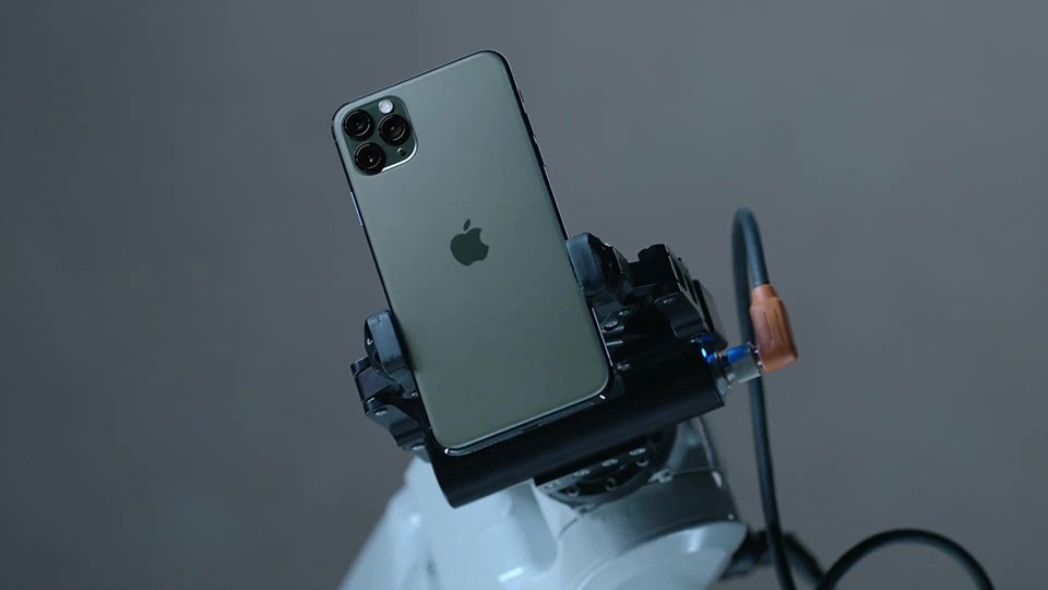 iPhone 11 Pro Max vẫn sở hữu thiết kế cực hợp thời