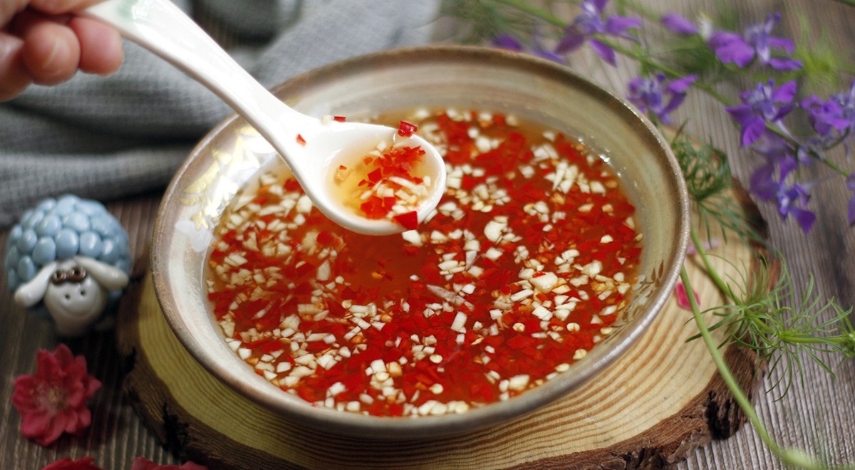 Làm nước mắm chua ngọt