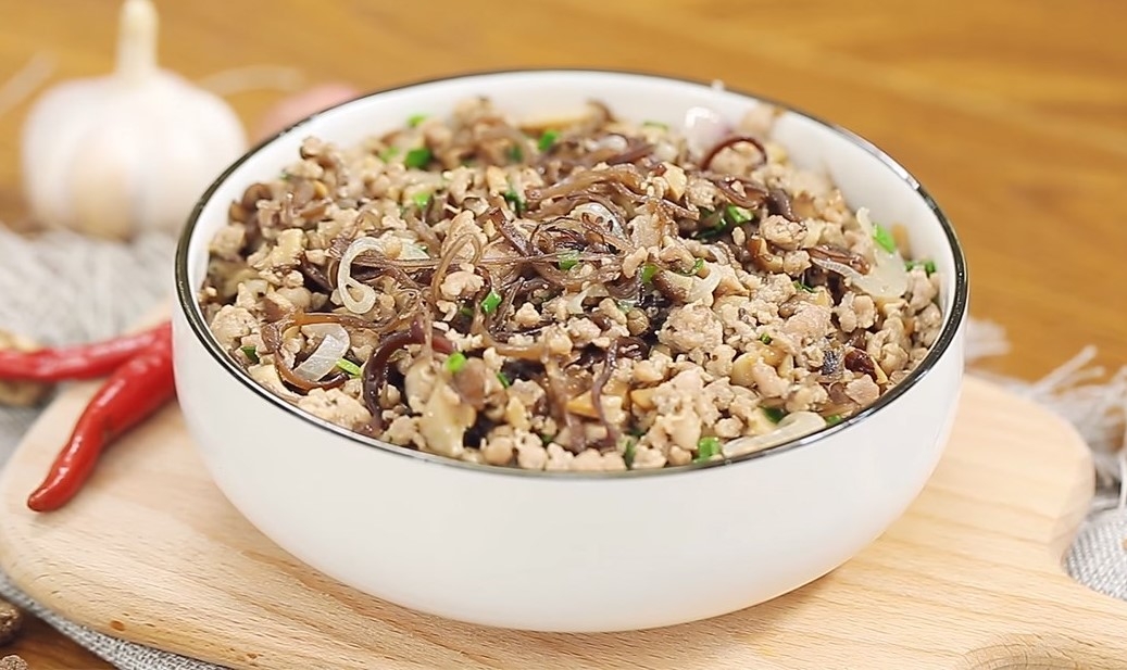 Nhân thịt băm xào nấm mèo