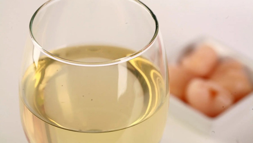 Thành phẩm rượu vải cực thơm ngon