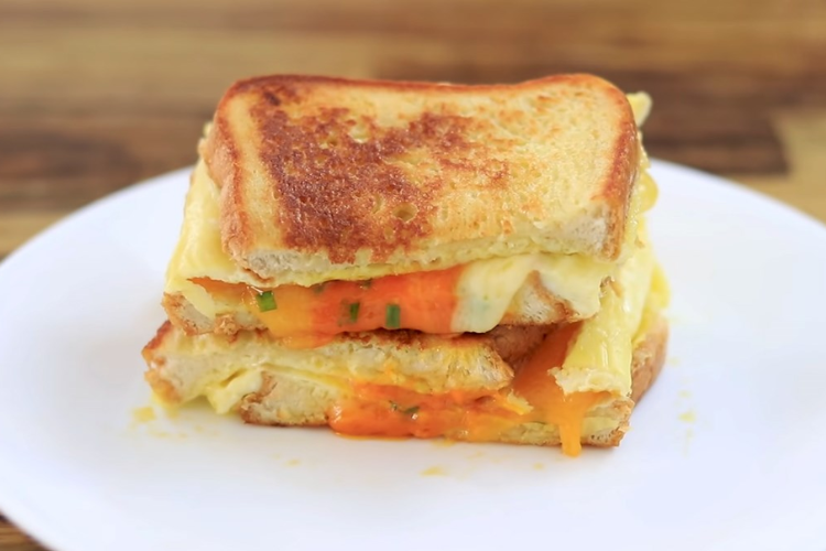 Thành phẩm bánh mì sandwich kẹp trứng kiểu Pháp