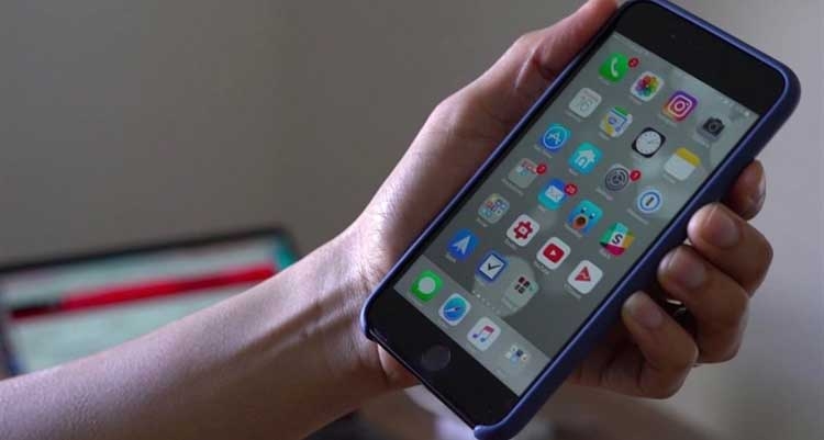 màn hình iPhone bị sọc 7