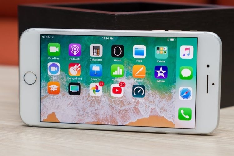 iPhone 8 ra đời năm nào?