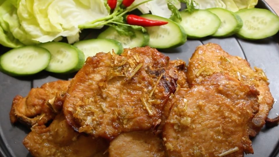 Thịt cốt lết nướng sả
