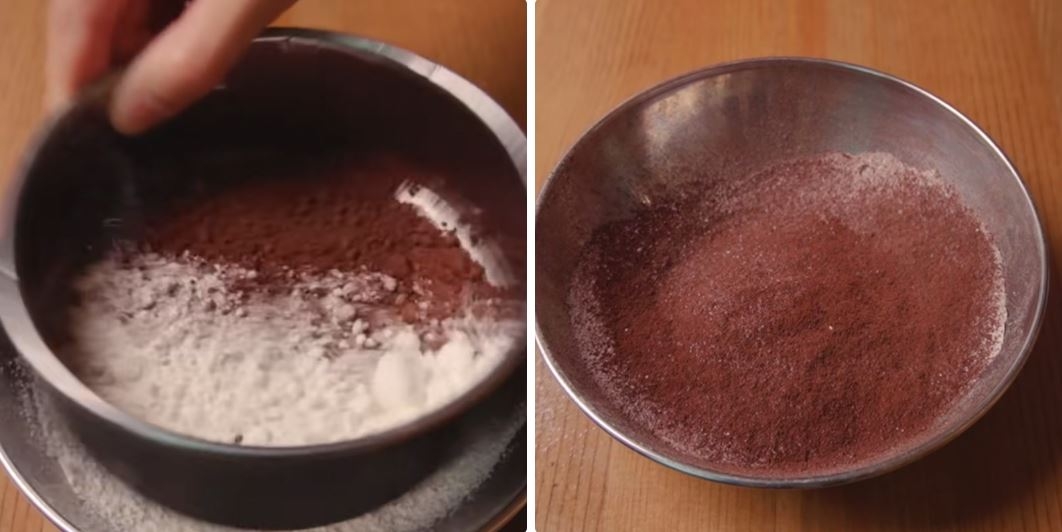 Rây bột thật mịn để bánh bông xốp hơn