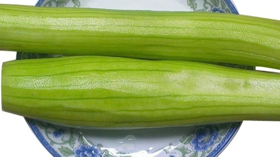 Cách luộc bầu chấm trứng (2)
