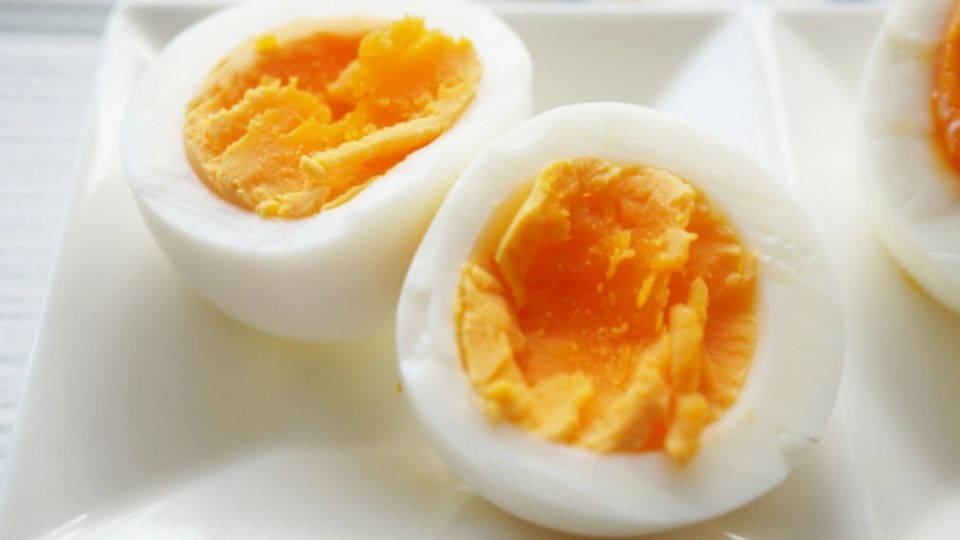 Cách luộc bầu chấm trứng (3)