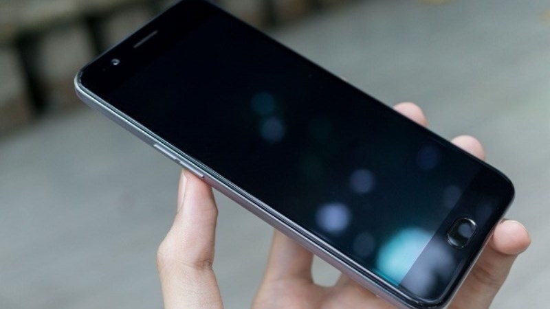 điện thoại Samsung bị đen màn hình nhưng vẫn chạy 1