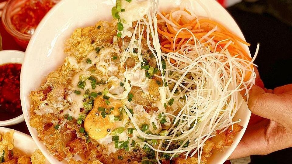 Bột chiên khoai môn trứng gà ốp la
