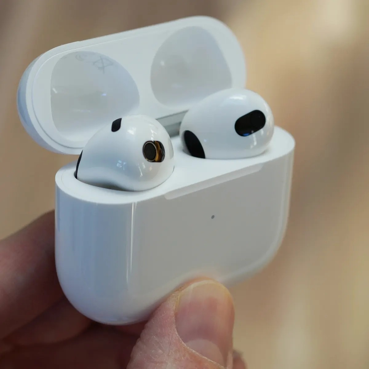 airpods sạc bao lâu - hình 2