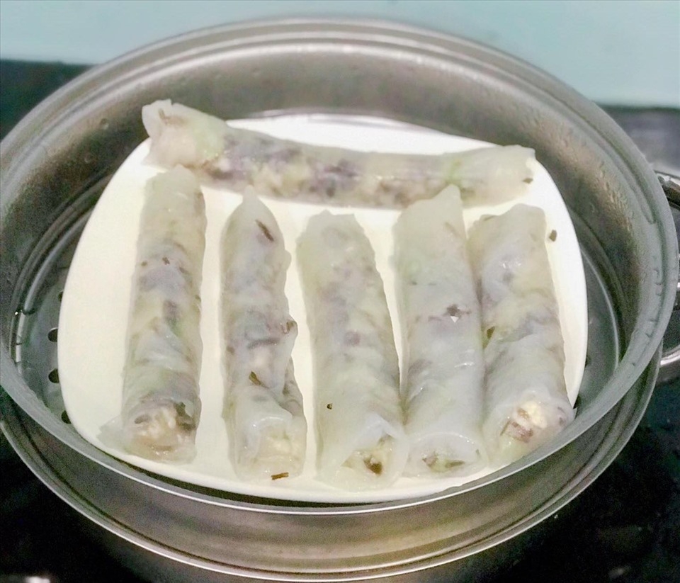 Cách làm bánh cuốn bằng nồi hấp cụ thể như thế nào? Hướng dẫn 3 cách làm bánh cuốn cực dễ 4