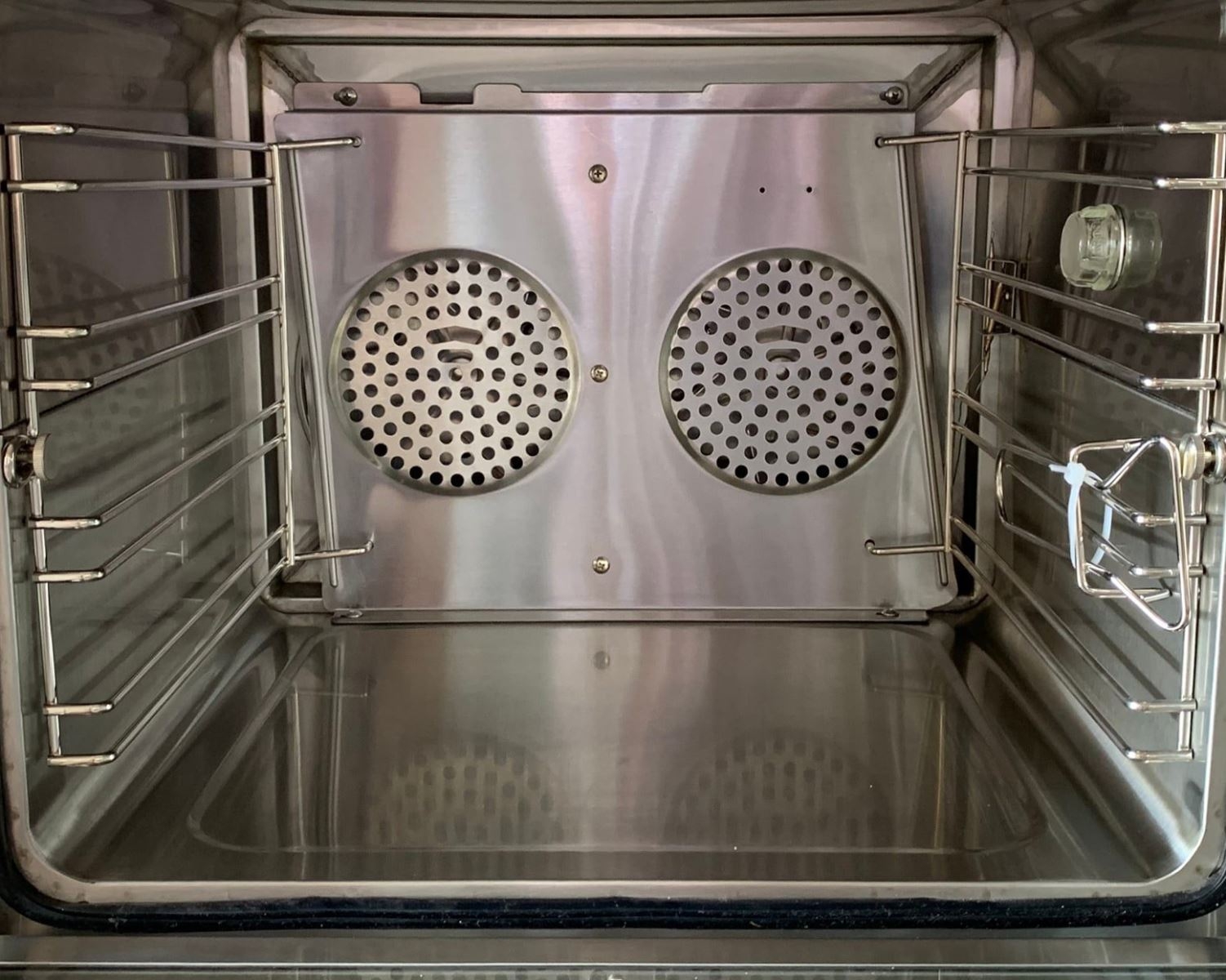 Lò nướng phát ra tiếng kêu 3