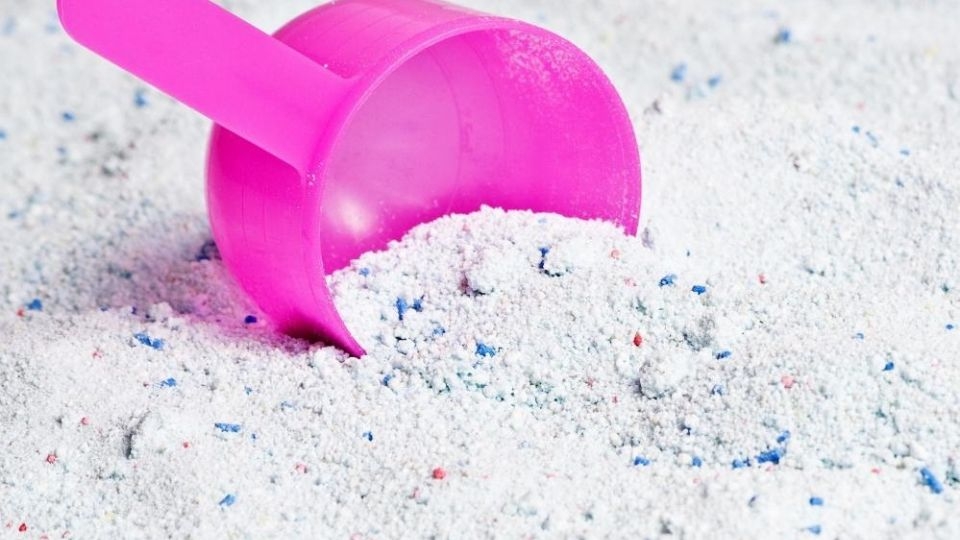 Sử dụng bột giặt và nước xả vải