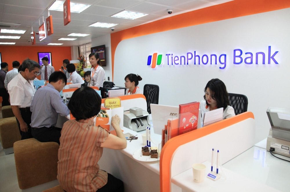 Đến ngân hàng để thực hiện sao kê bảng lương